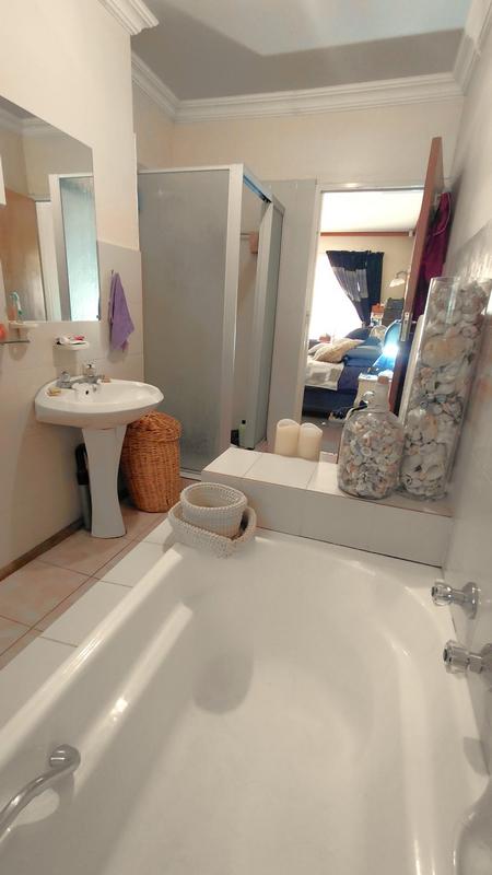 4 Bedroom Property for Sale in Pellissier Free State